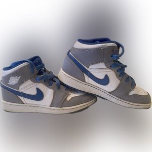 Nike Air Jordan 1 mid true blue 4.5Y